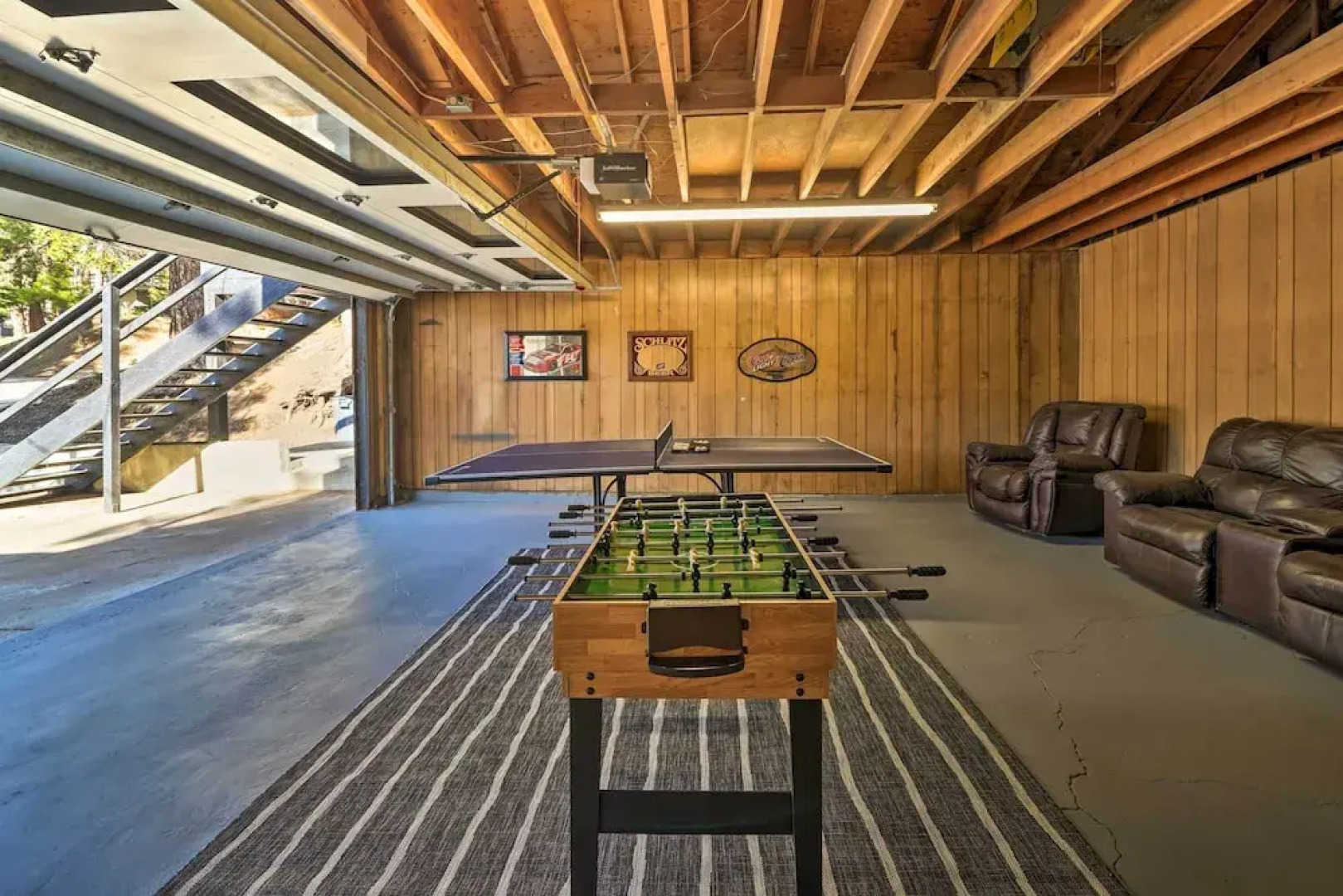 Chic Alpine Hideaway: Hiking, Skiing + Exploring!