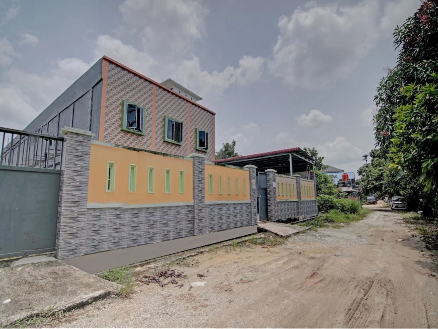 Hotel O Penginapan Budhe Sri