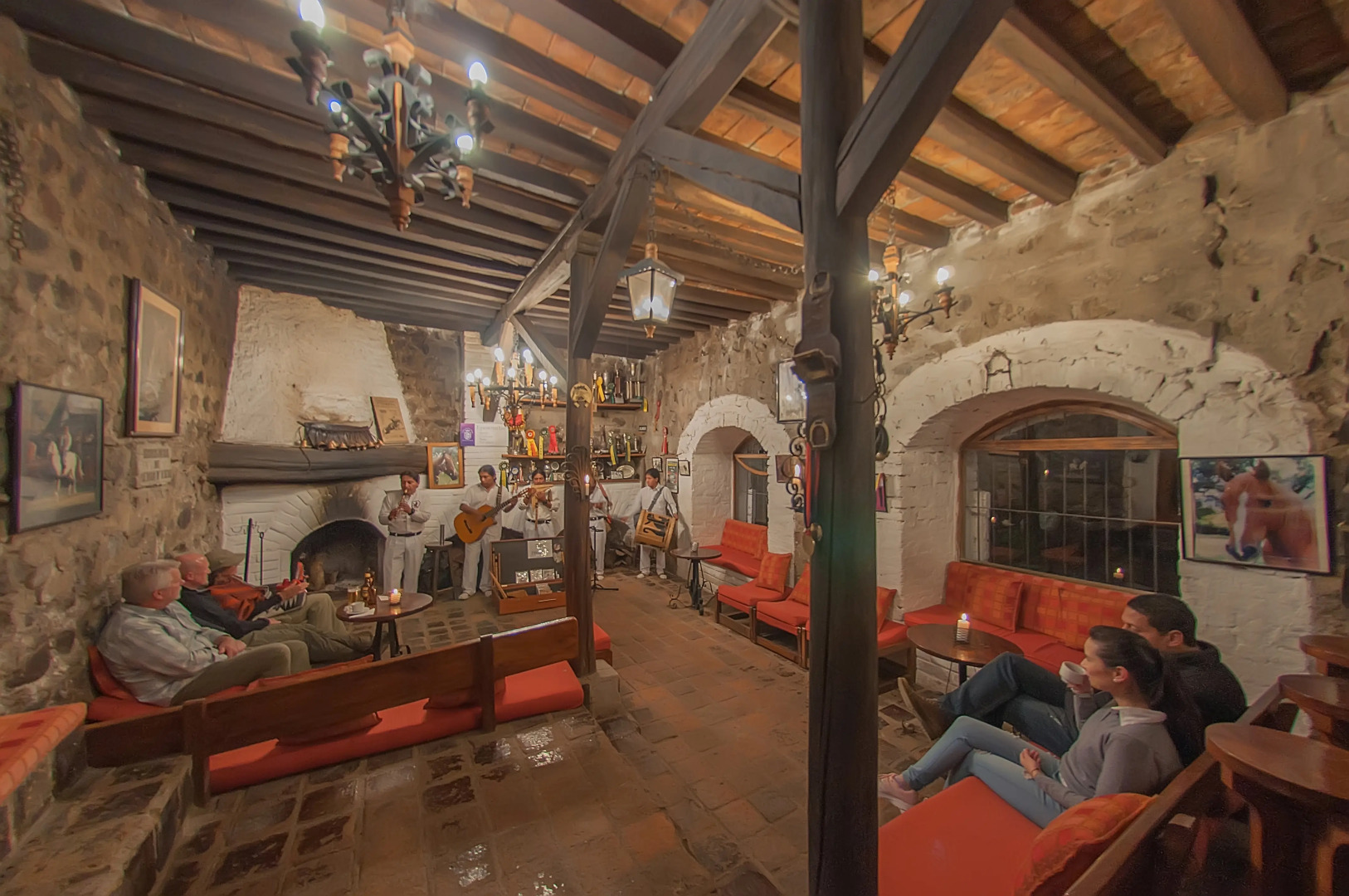 Hosteria Hacienda Pinsaqui