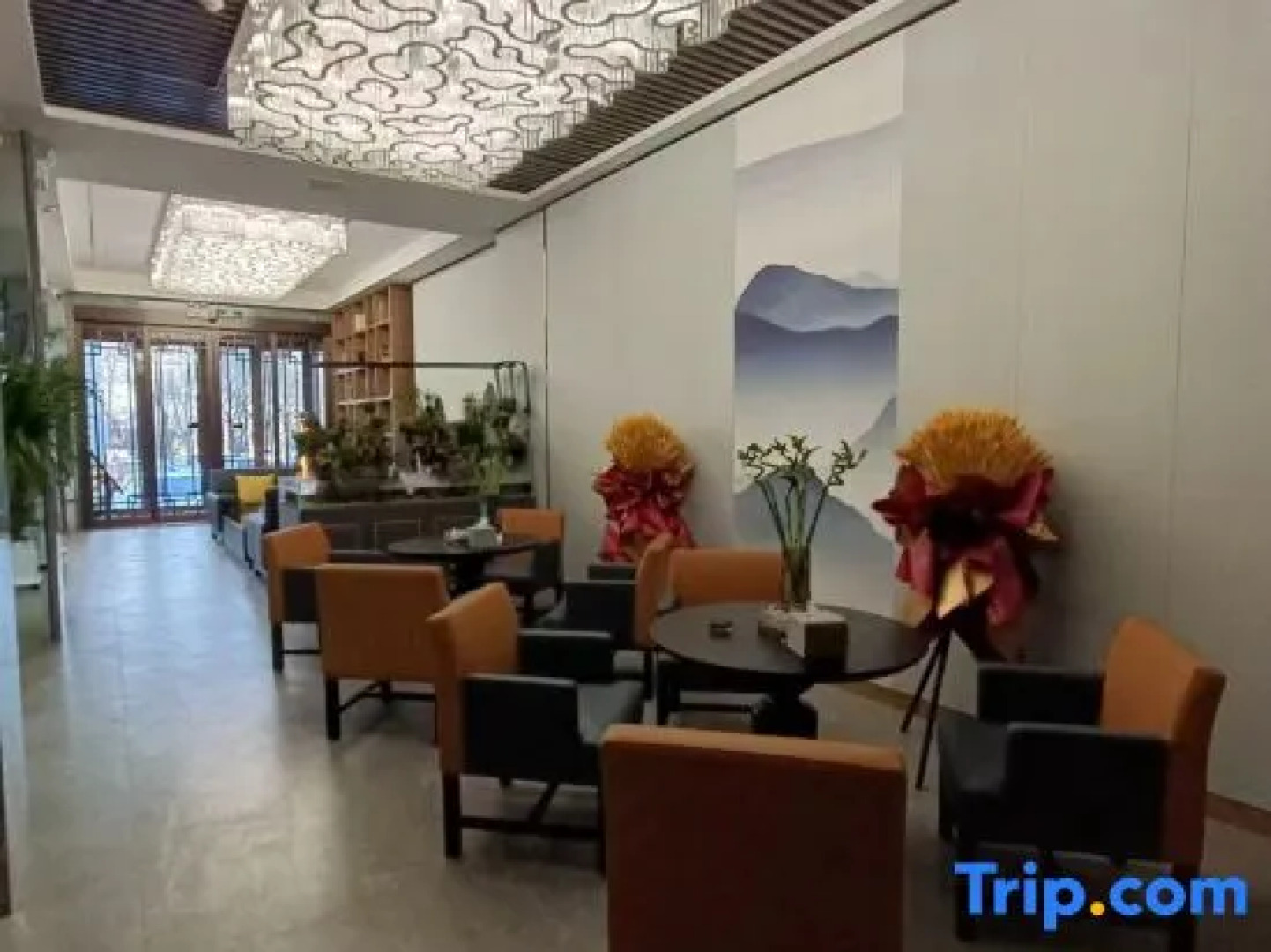 Tianzhuyuan Intelligent Hotel (Baiyin Jingtai People's Cultural Square Railway Station)
