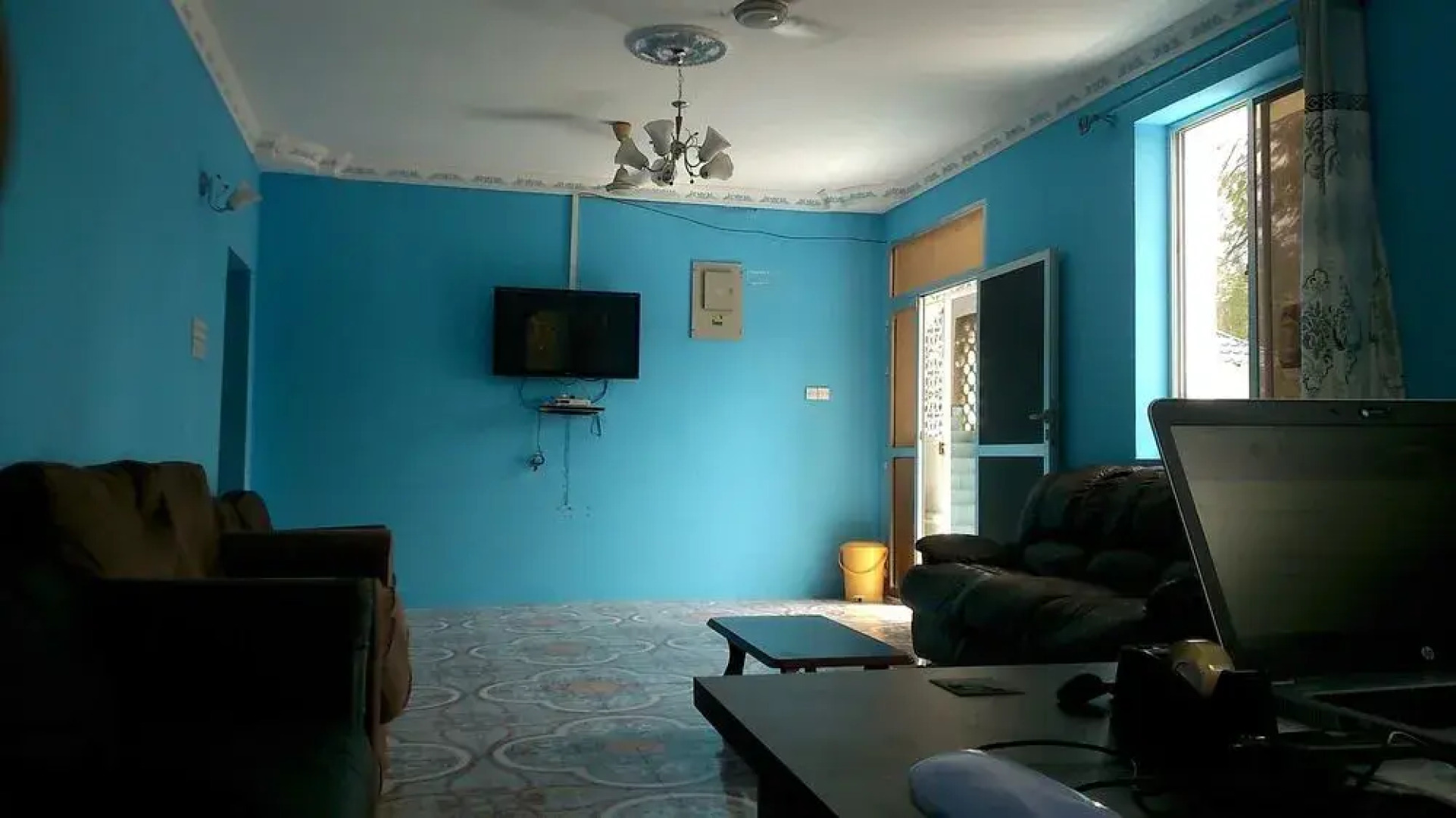 Uroa White House Inn