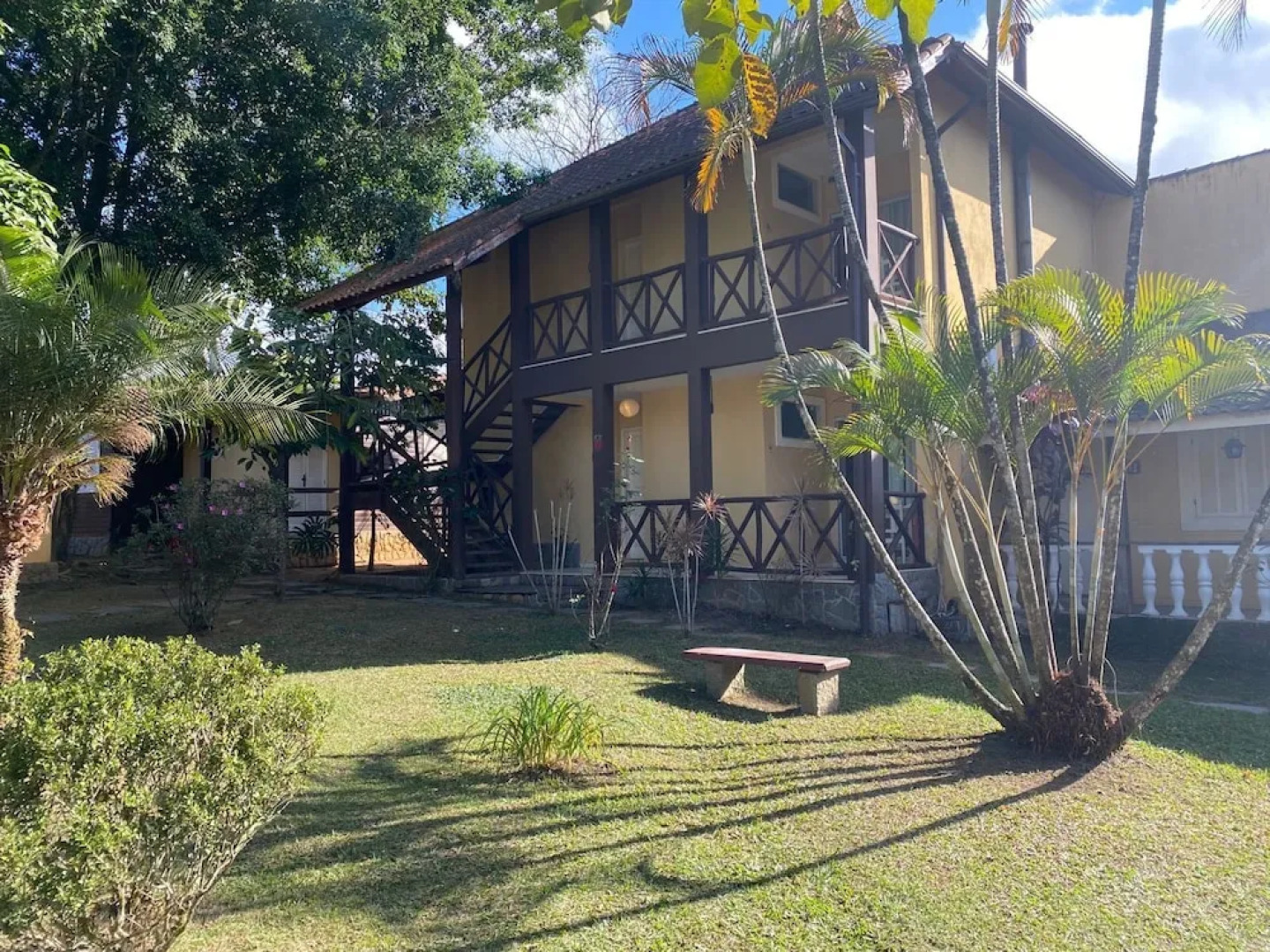 Village Colonial Hotel