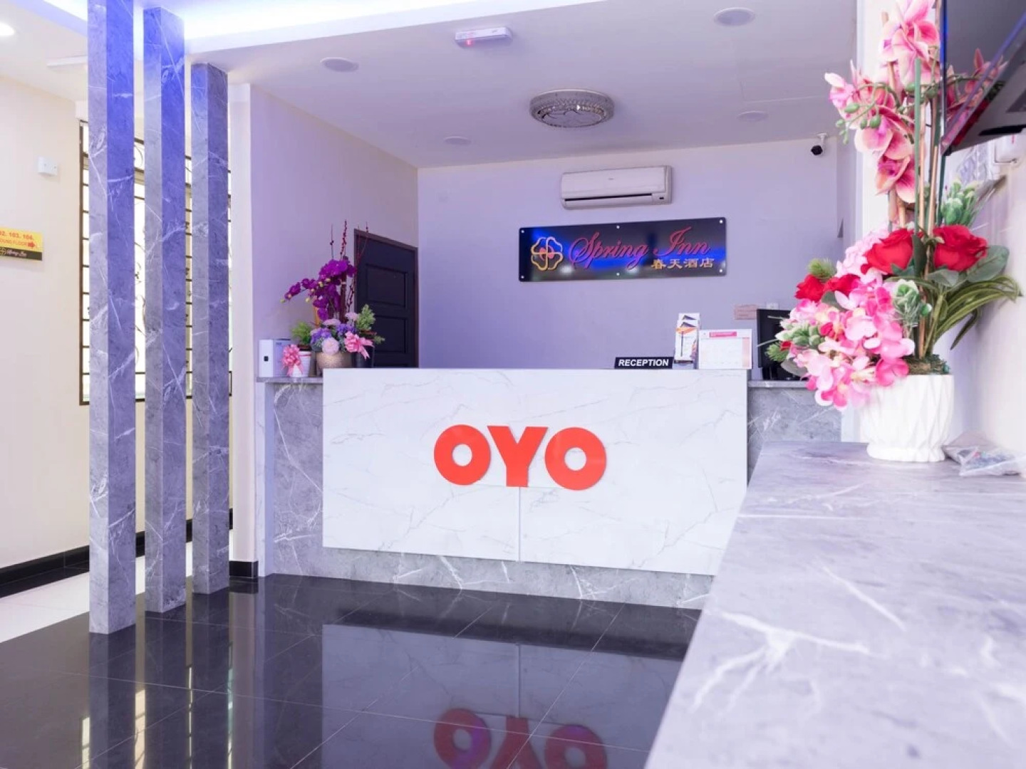Super OYO Capital O 89366 Spring Inn Hotel