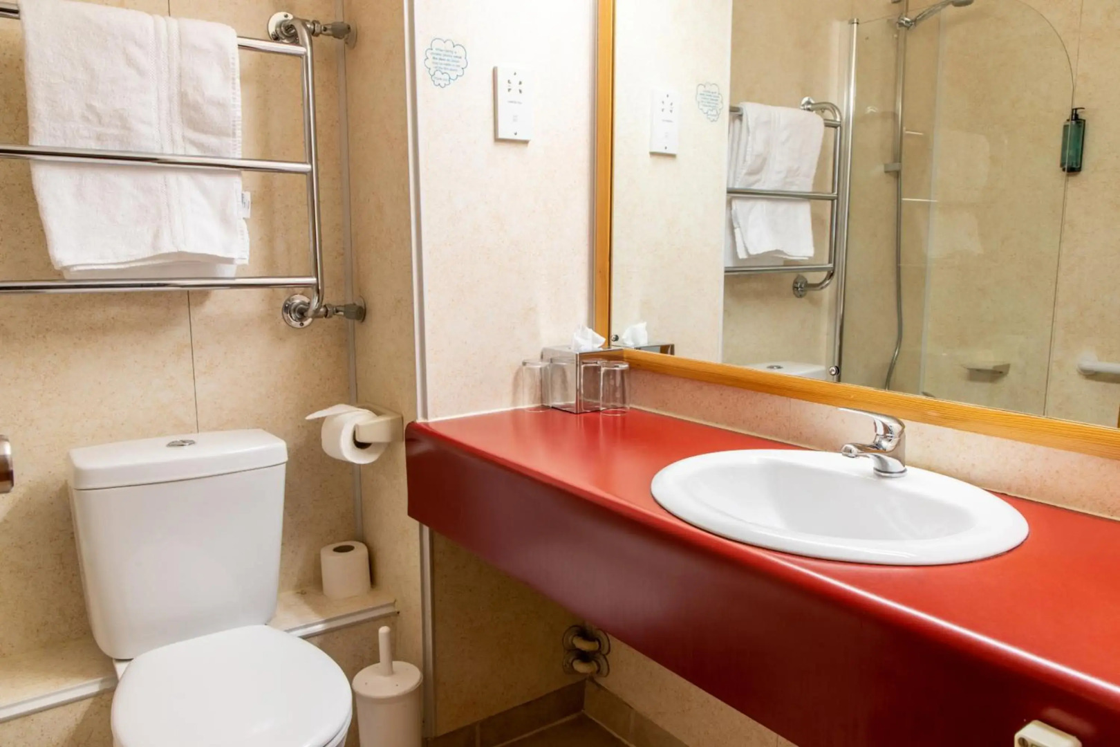 Tiverton Hotel Lounge & Venue