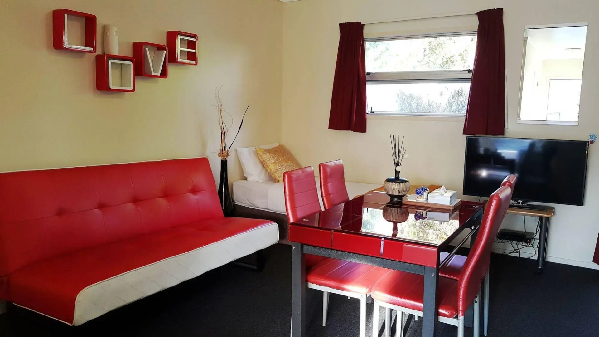 Ann’s Volcanic Motel