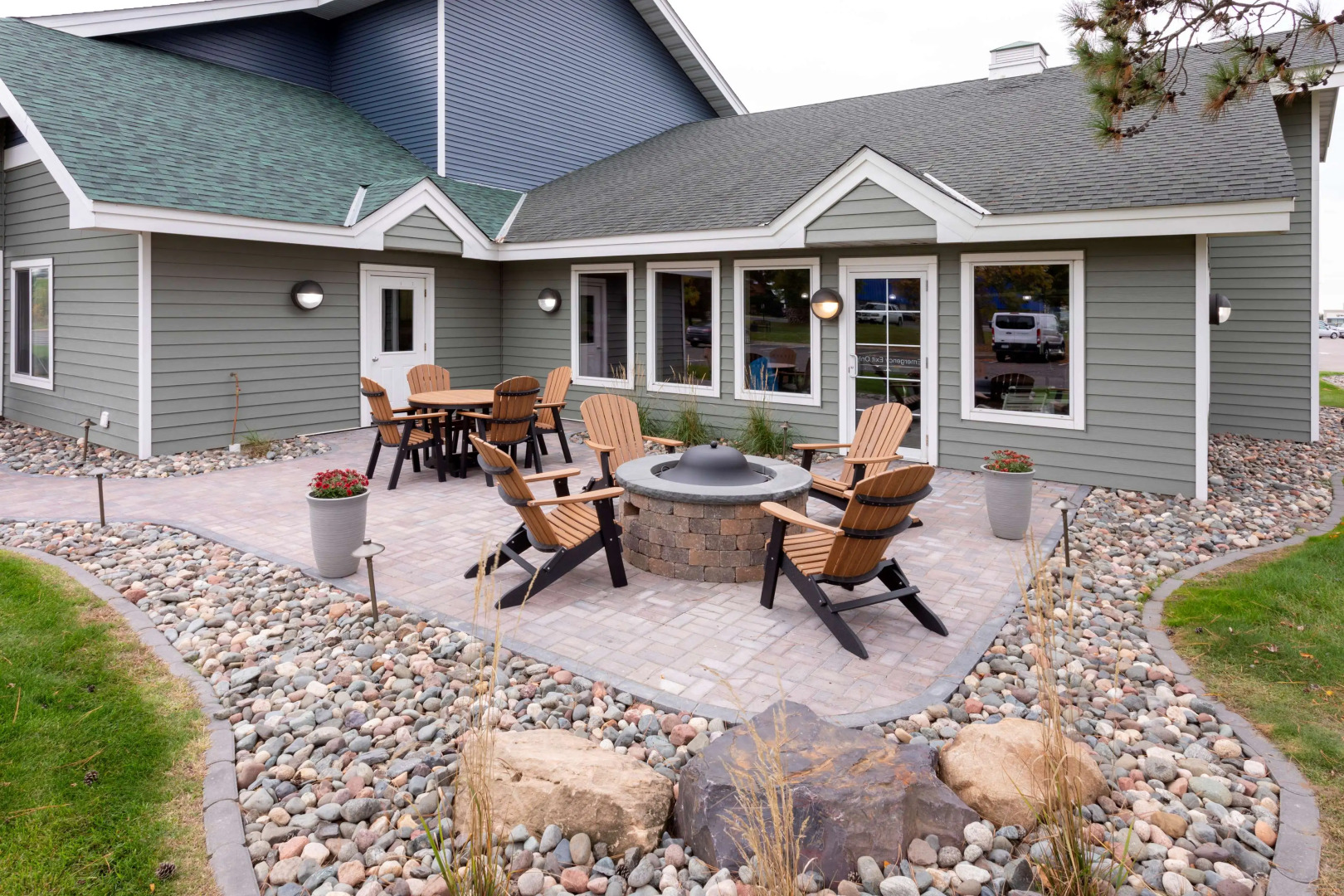 GrandStay Hotel & Suites