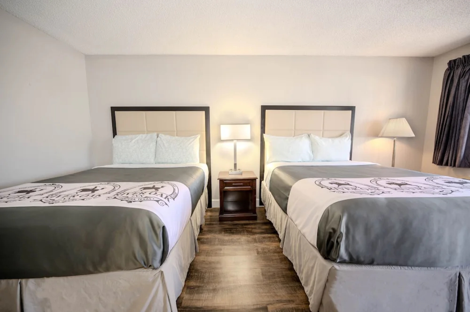 River Oak Inn