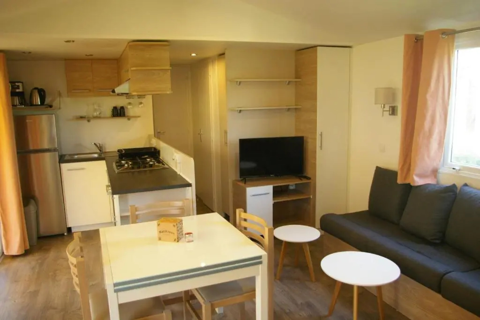 Mobile Home OuiReves 529 facing the Mediterranean