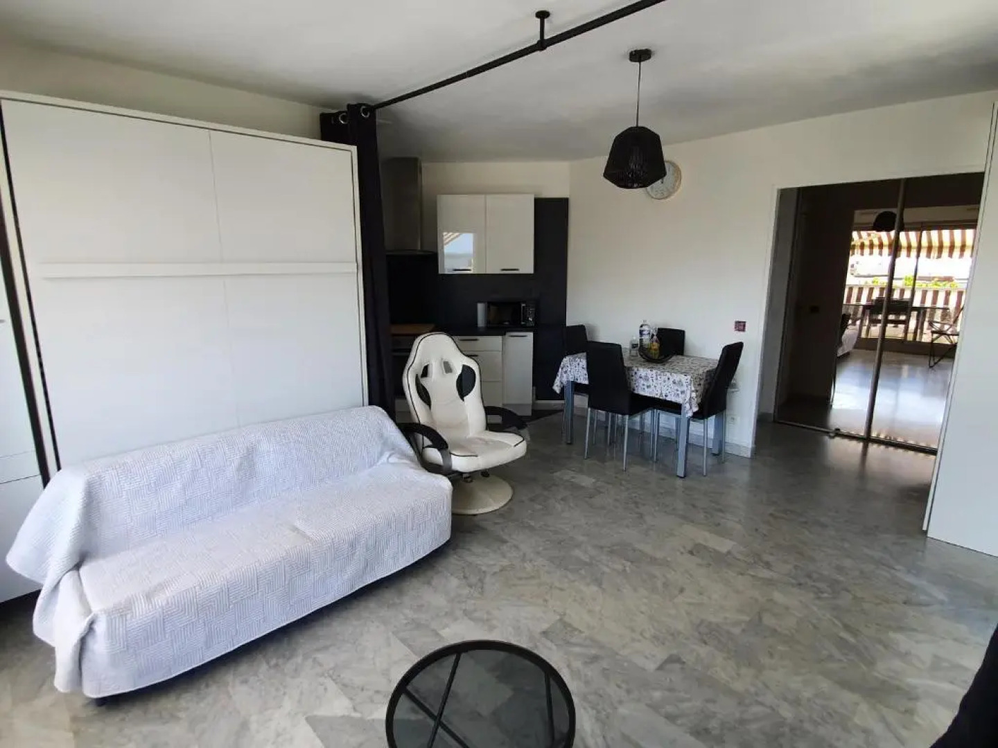 Superbe appartement plage SAINT-LAURENT DU VAR