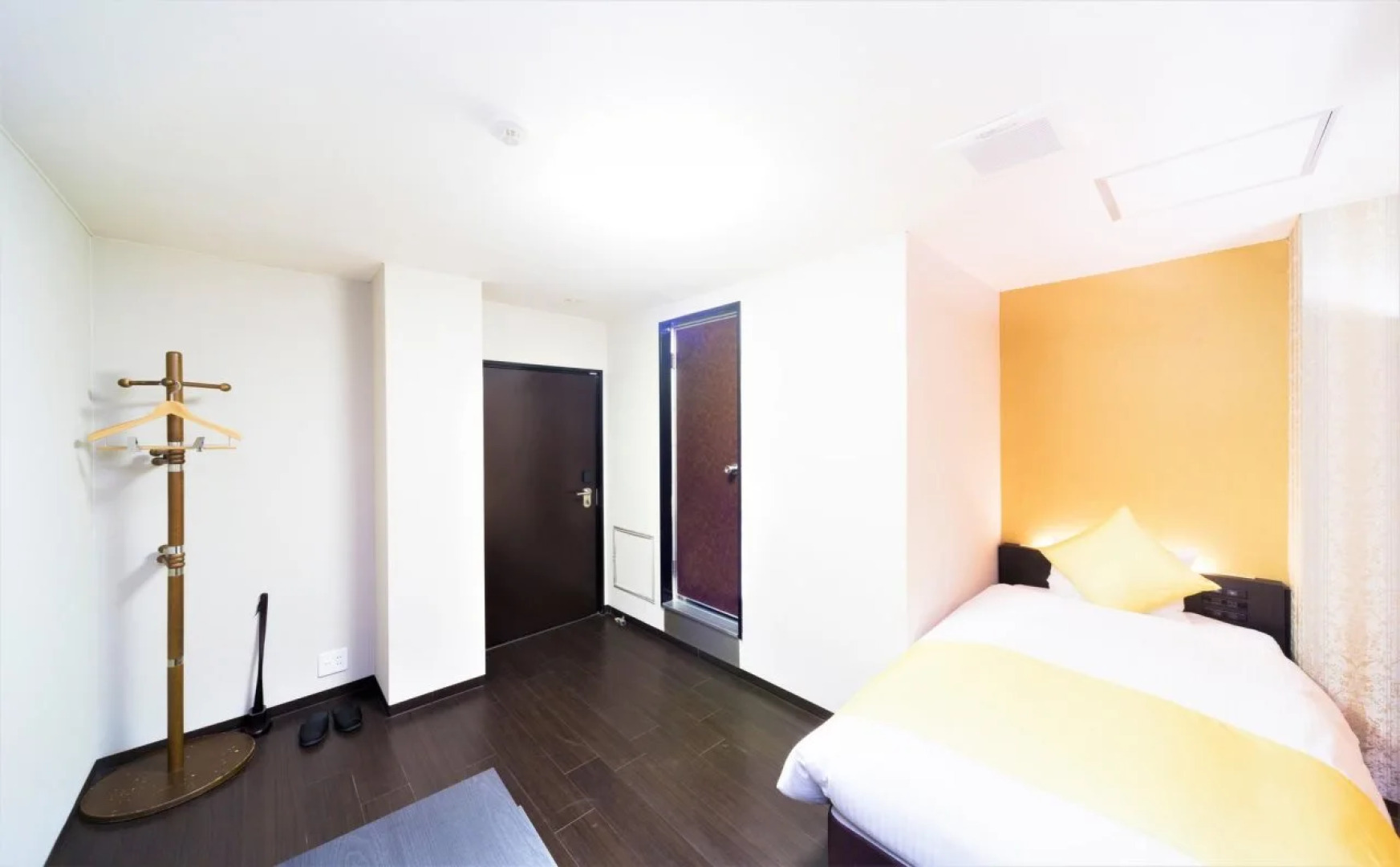 Hirakata Crystal Hotel - Adult Only