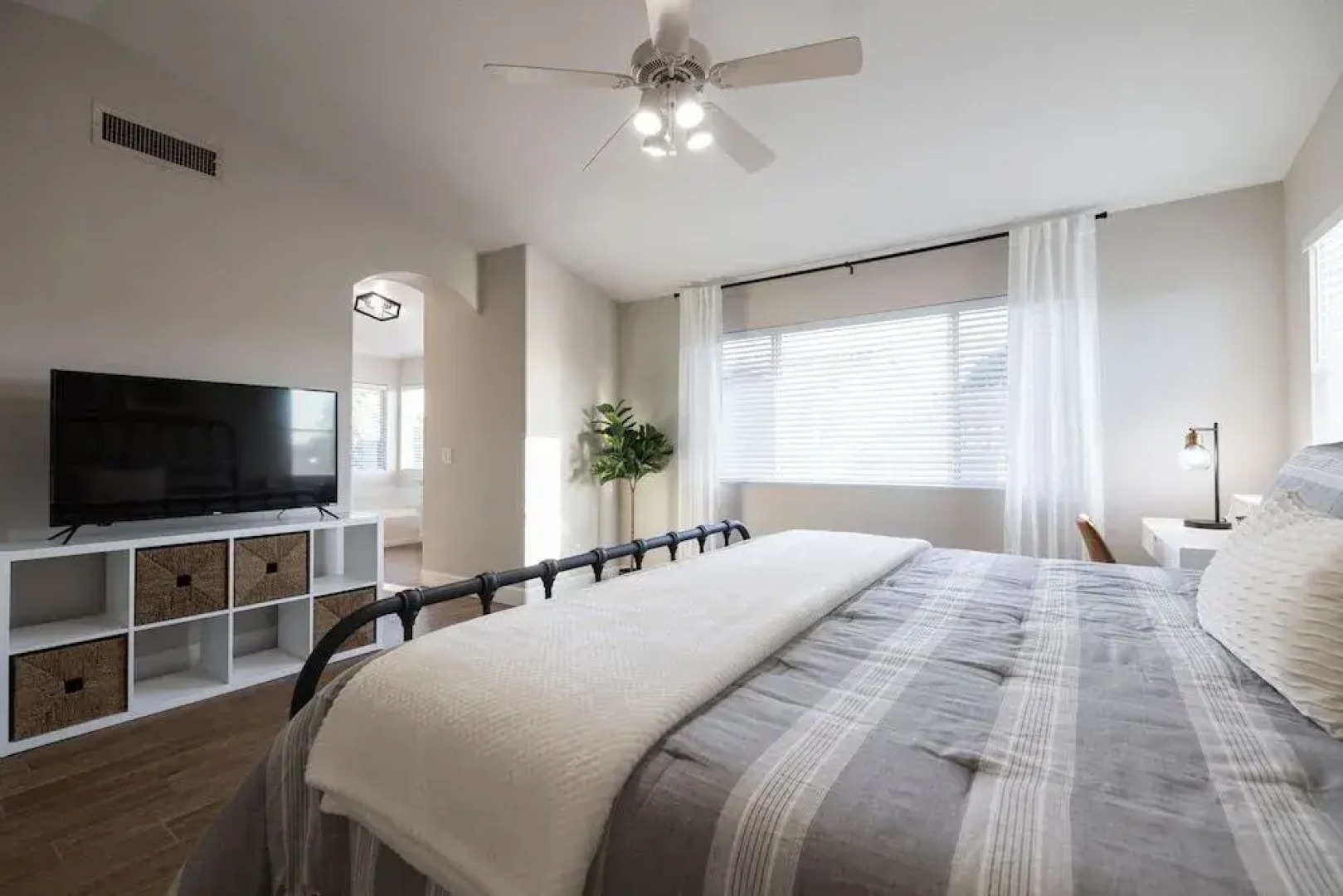 Gilbert Douglas 1 Bedroom Home by RedAwning