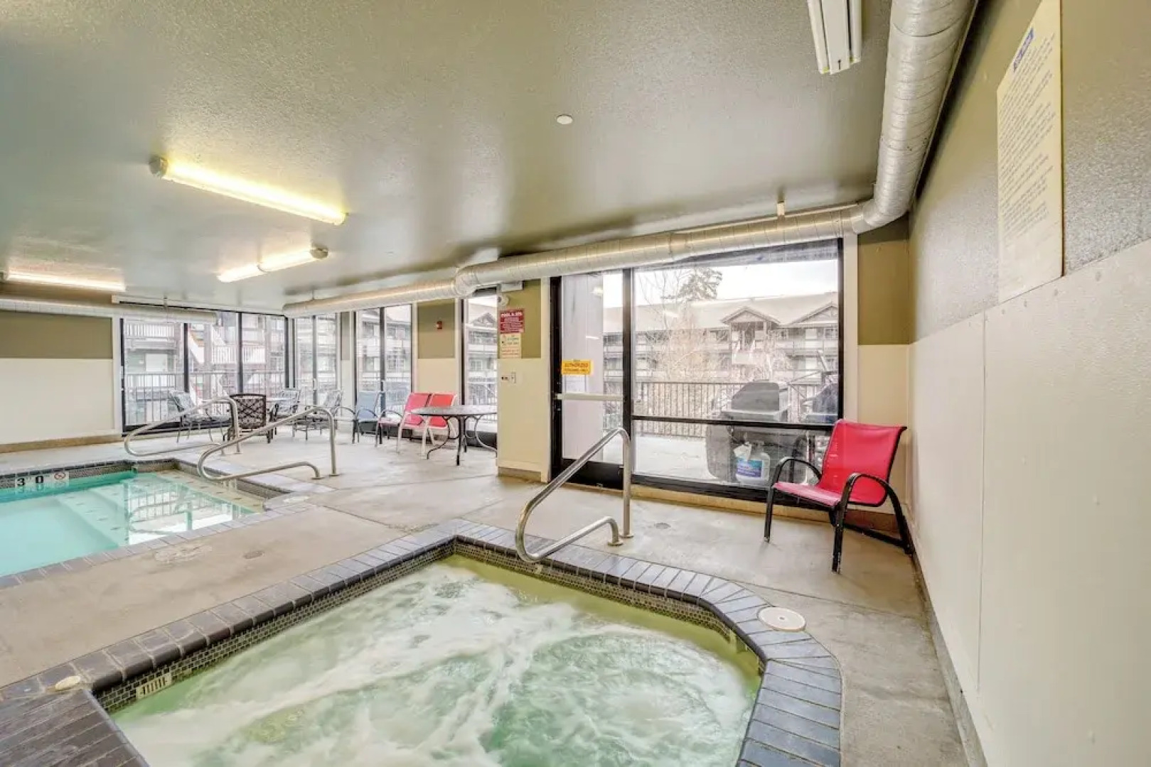 Walk to Lake Chelan: Condo w/ Pool Access