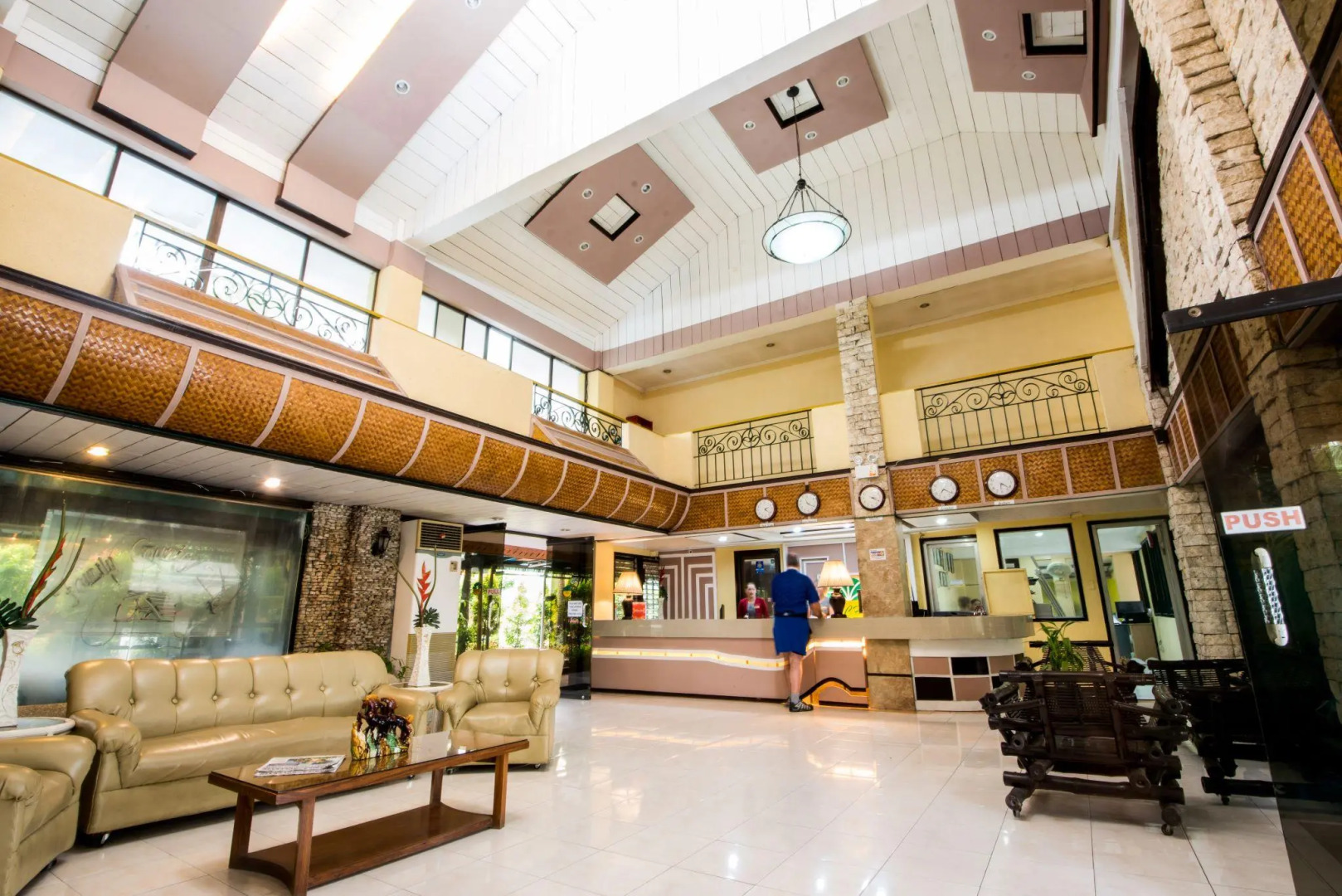 Family Country Hotel & Convention Center