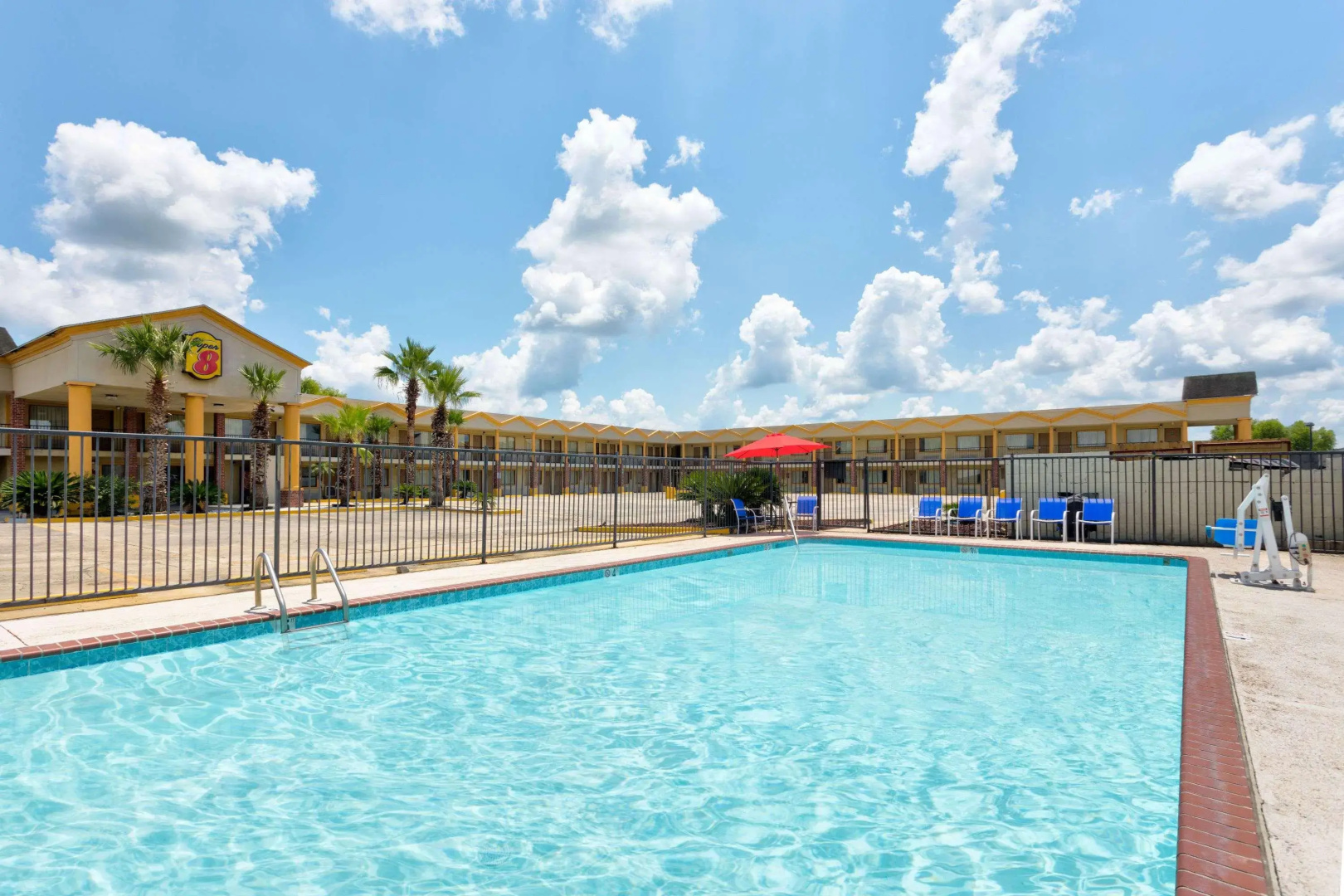 Super 8 Breaux Bridge