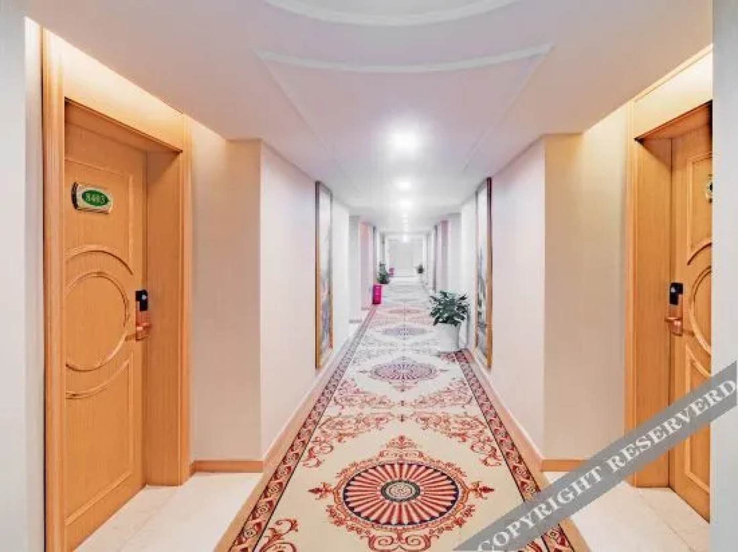 Vienna 3 Best Hotel (Yingshan Bus Station)