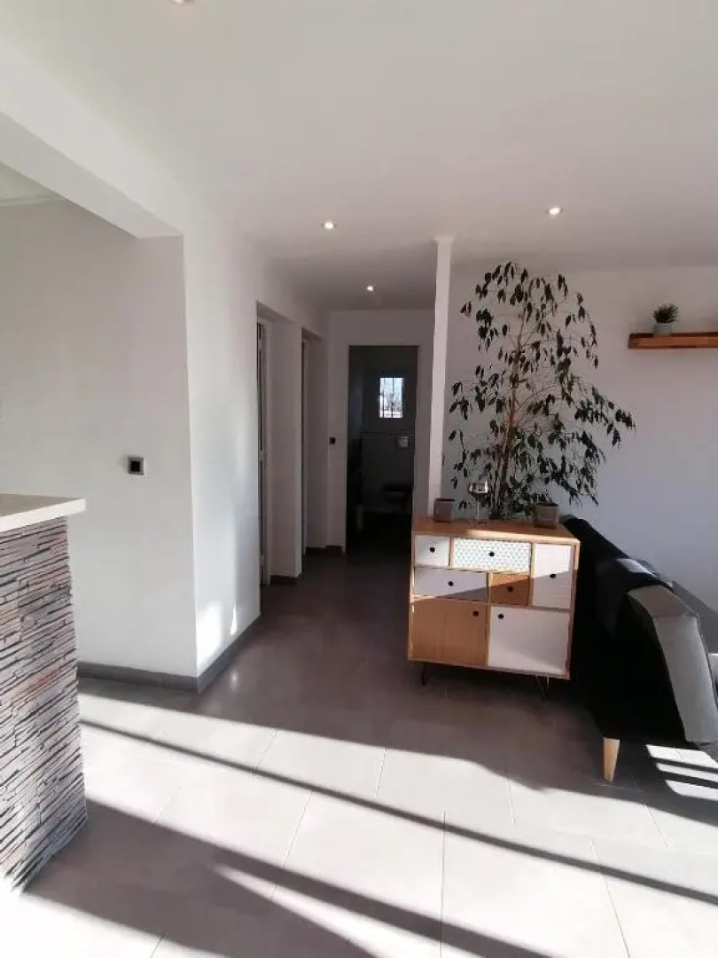 Bel appartement 76 m² dans maison avec vue mer