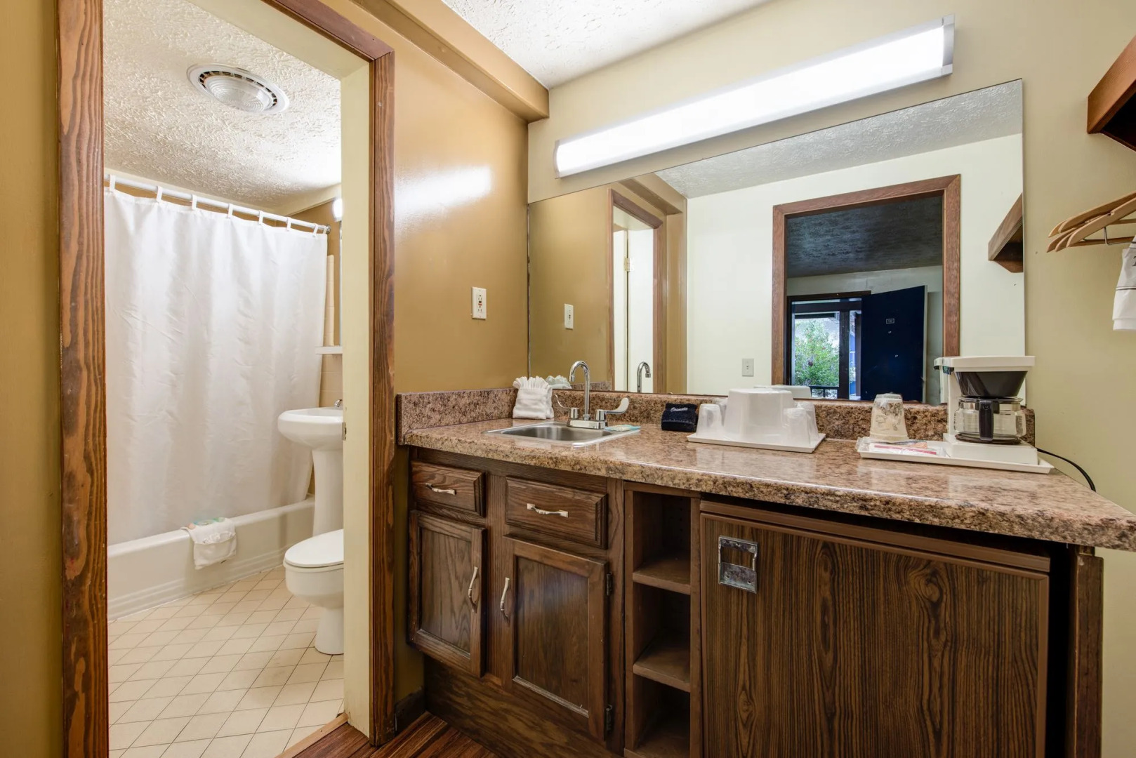 Sidney James Mountain Lodge