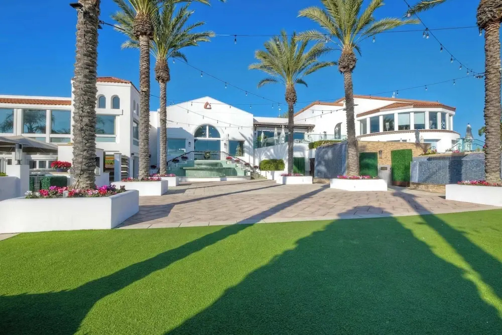 Southern Exposure w/ Private Balcony