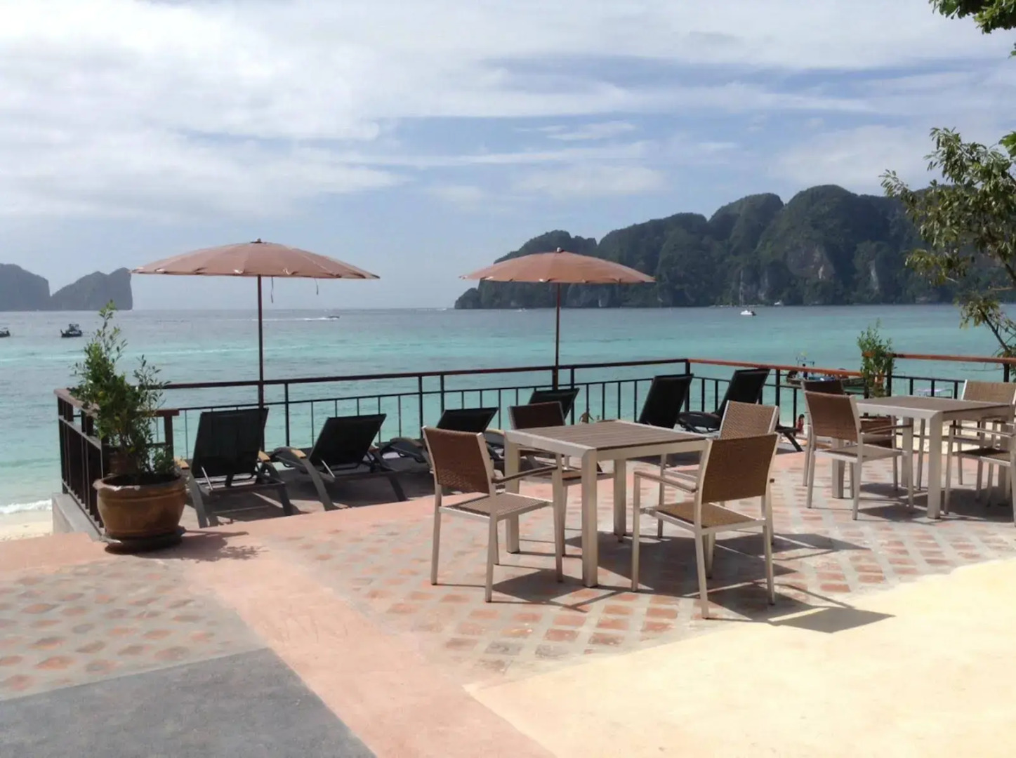 Phi Phi Long Beach Resort & Villa