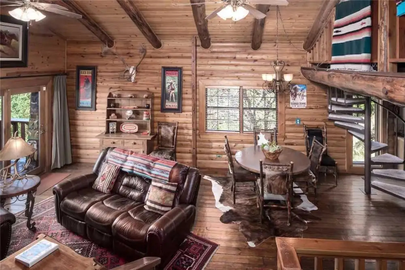 Buena Vida - Three Bedroom Cabin with Hot Tub