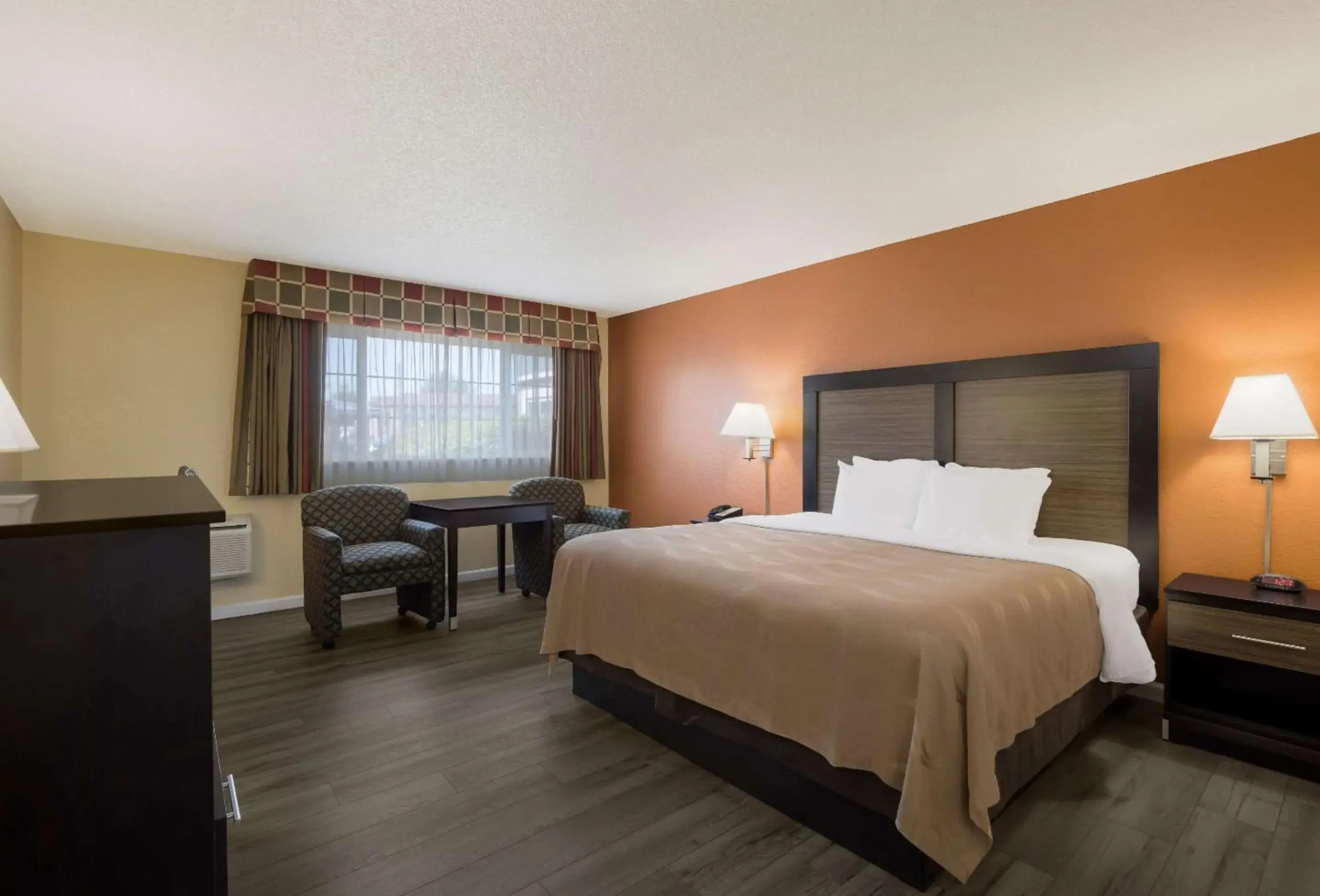 Quality Inn & Suites Medford Airport