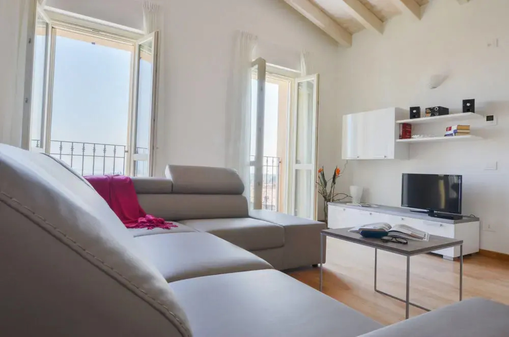 Polpenazze Halldis Apartments