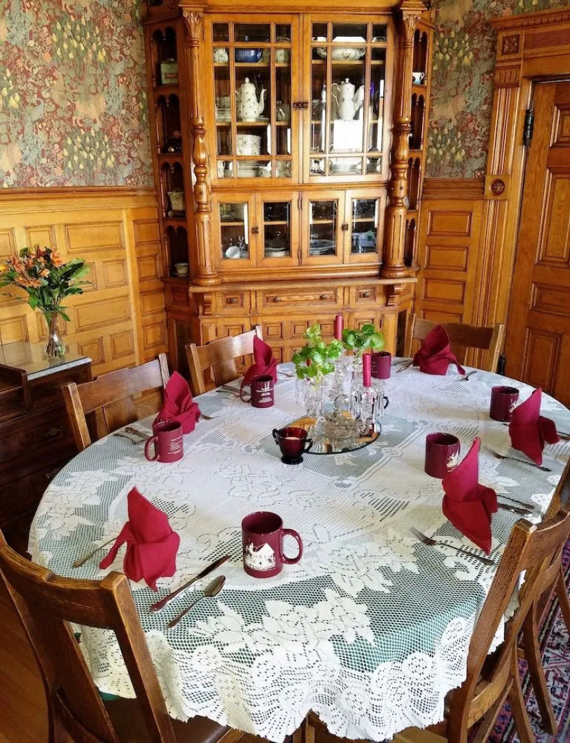 Sanders - Helena's Bed and Breakfast