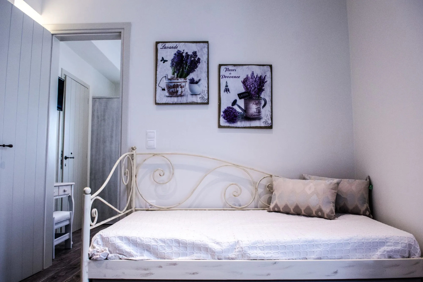 Naxos Petite Studios