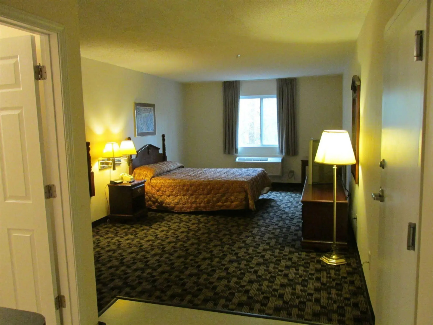 High Falls Inn and Suites