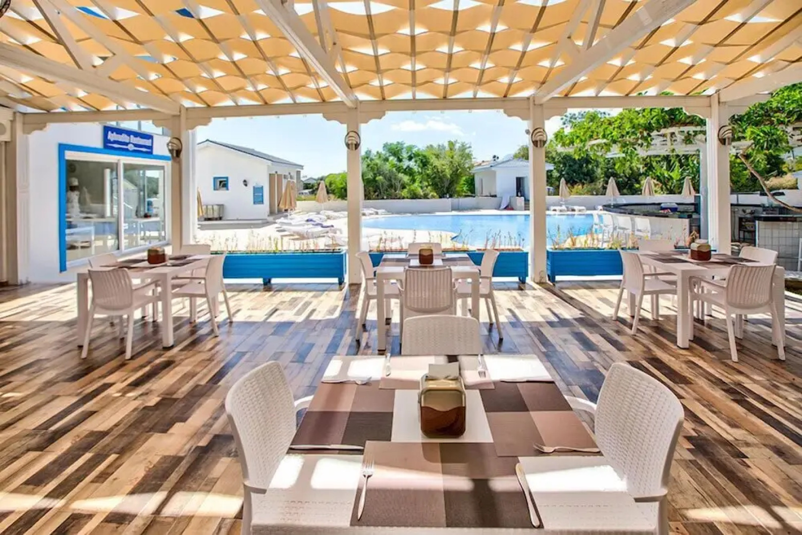 Queen Aphrodite Hotel