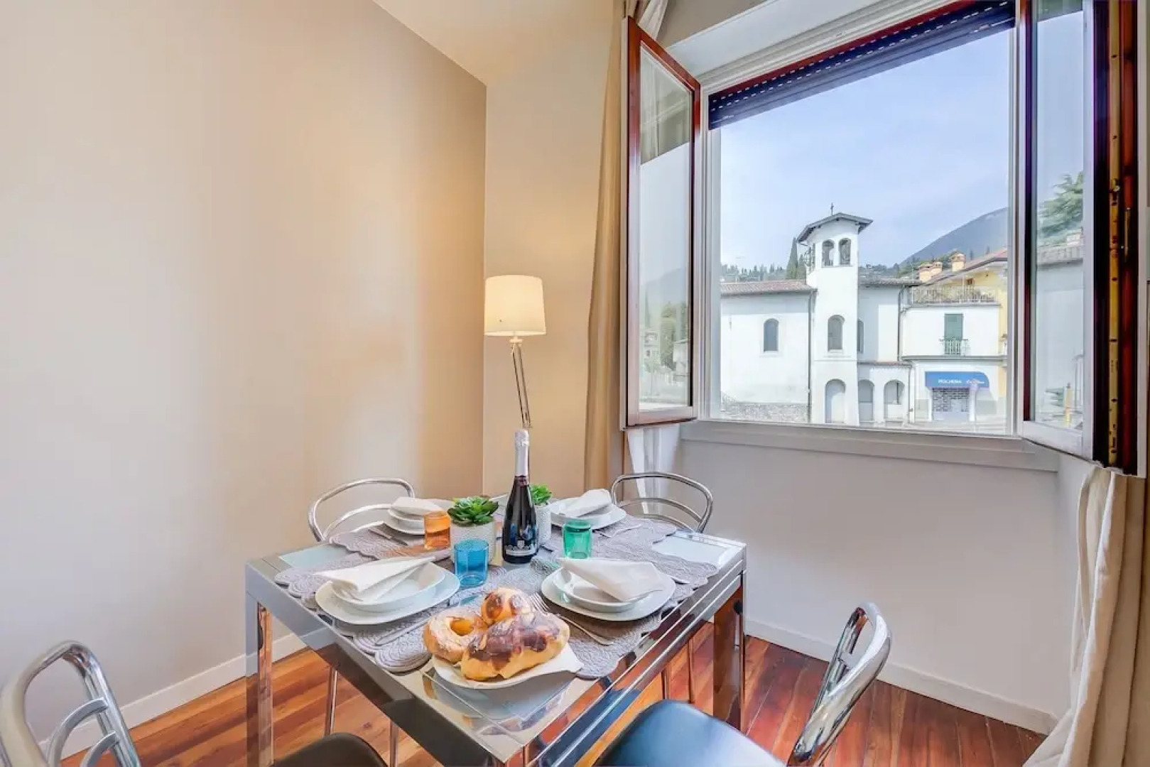 Sorriso Apartment Gardone Riviera Center, Gardone Riviera