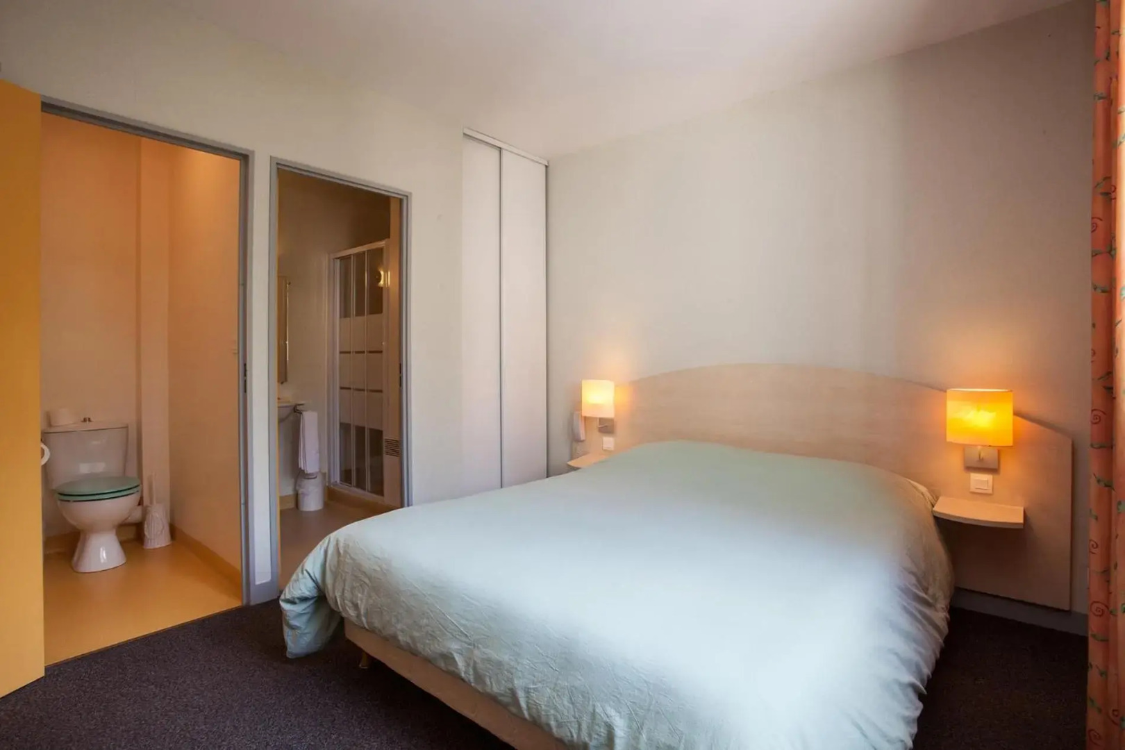 Logis Hôtel Le Lion d'Or