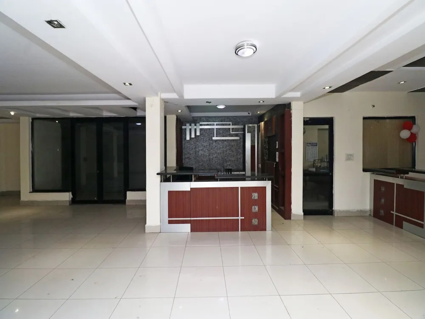 Oyo 15383 Hotel Grand Melrose