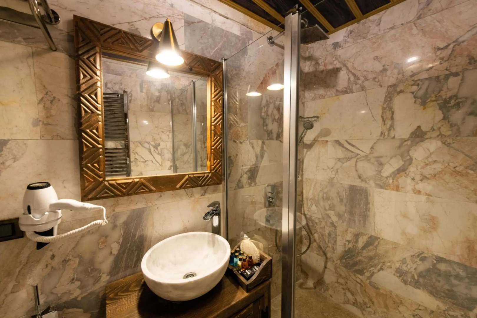 Foremanson Cave Hotel