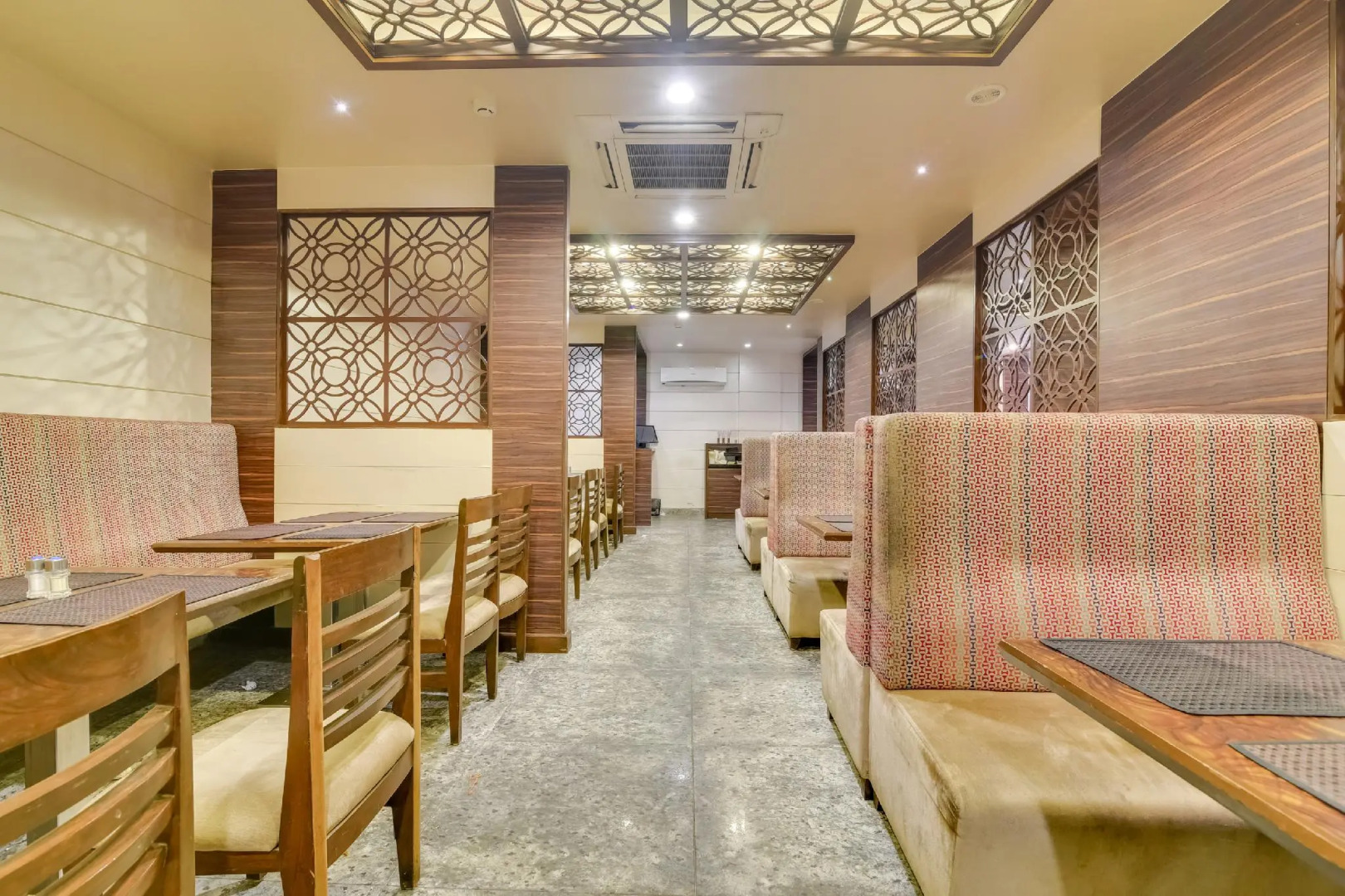 Palette - Sign Regency Hotel