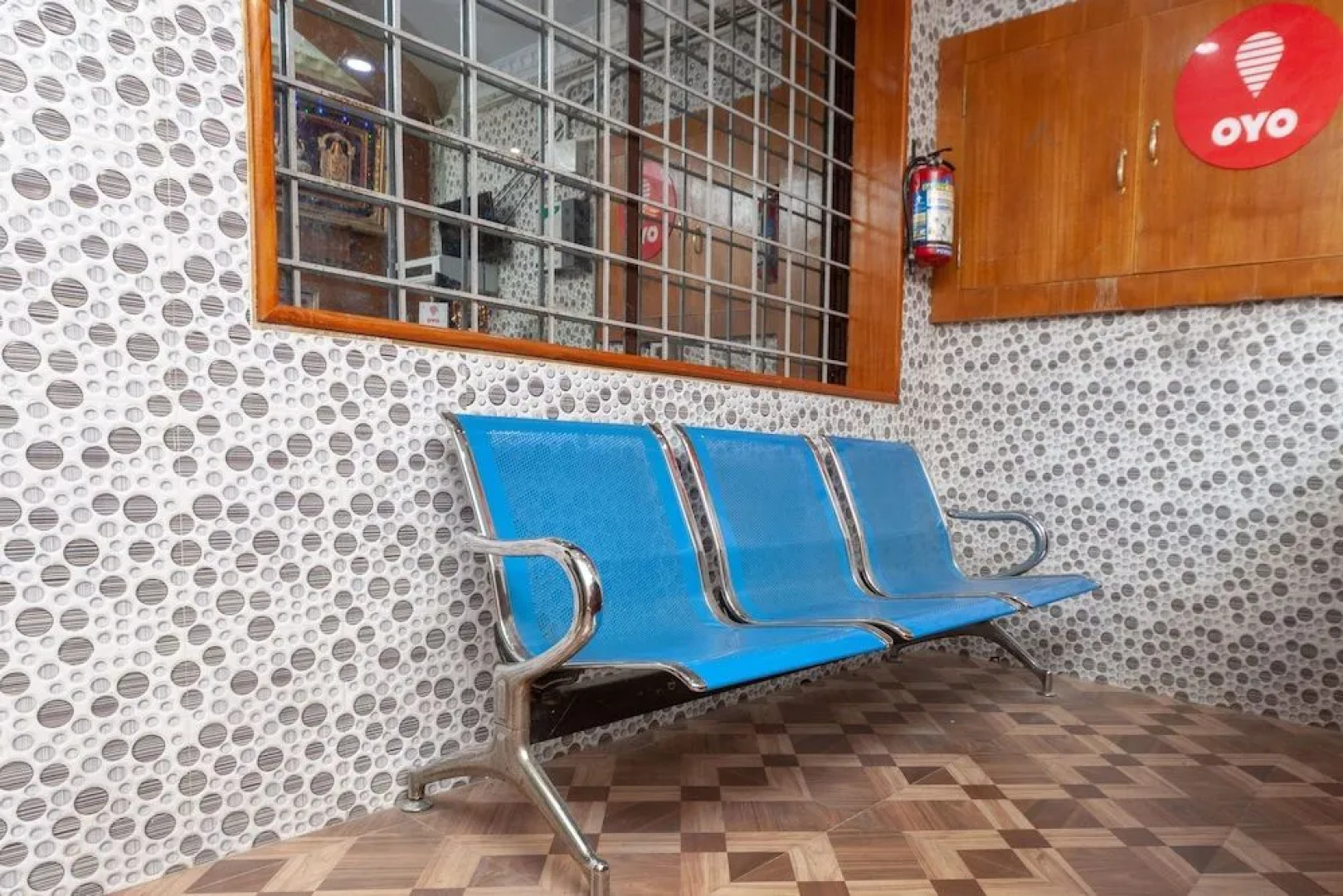 OYO 24280 Kvs Residency