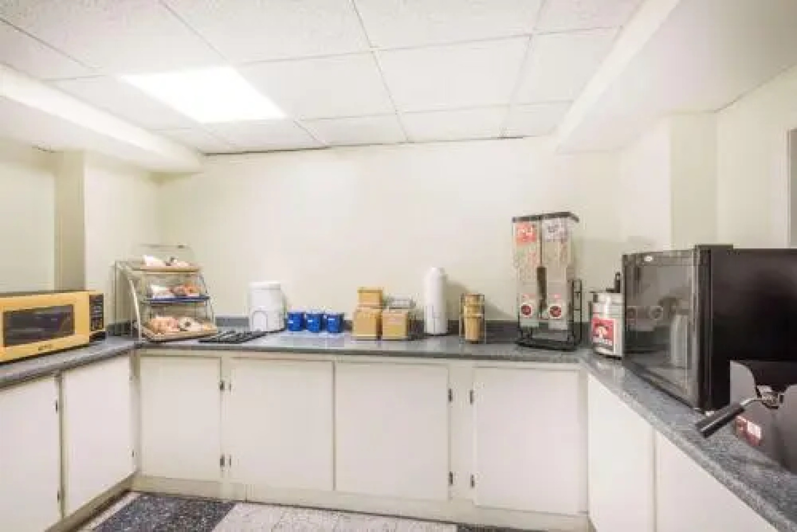 Aderi Hotel Near Casino