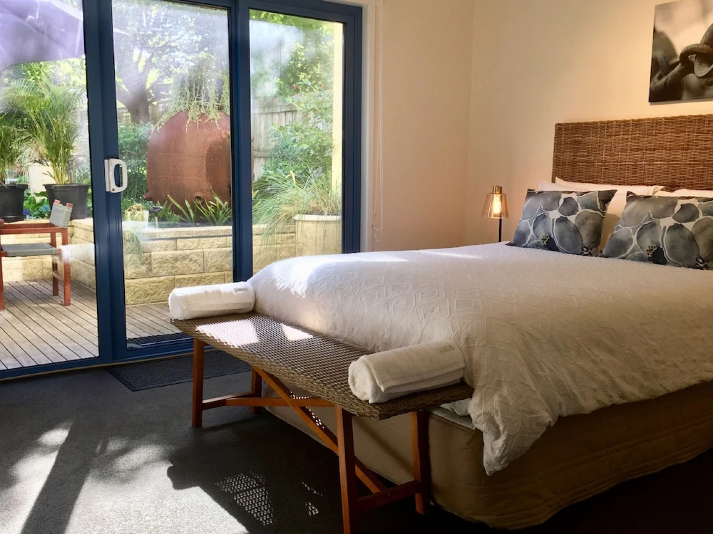 Edge 17 River Cottage & Waterfront Apartment