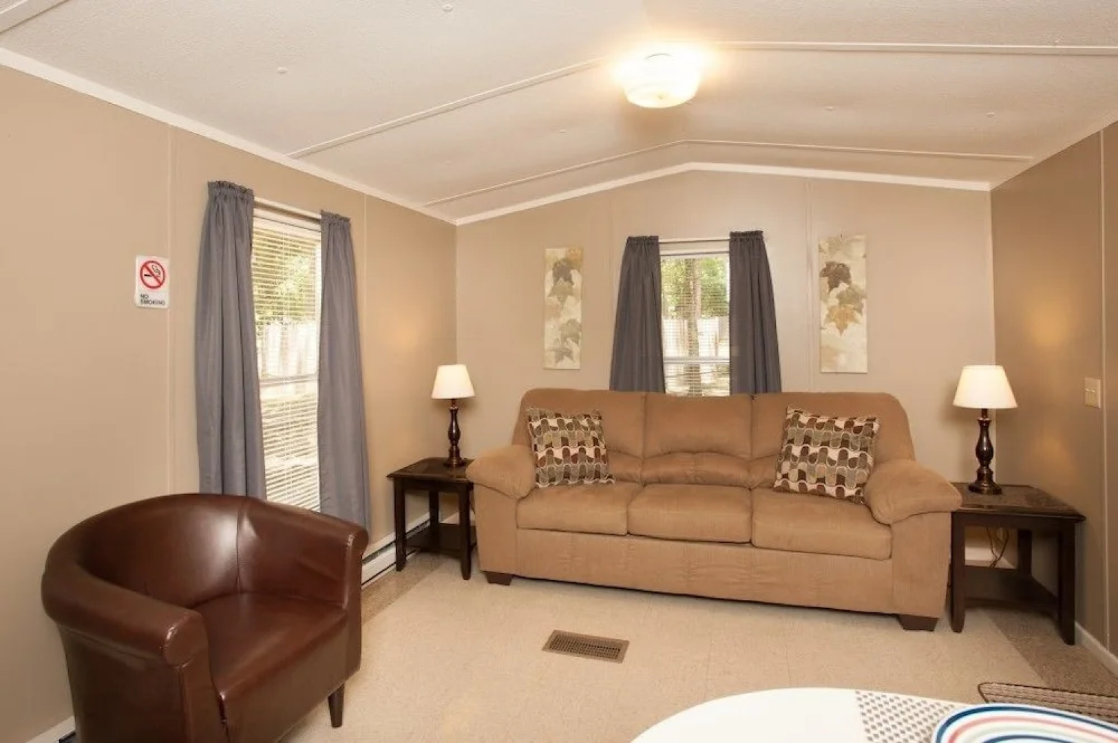 Cottage #2 1 Bedroom 1 Bathroom Cottage