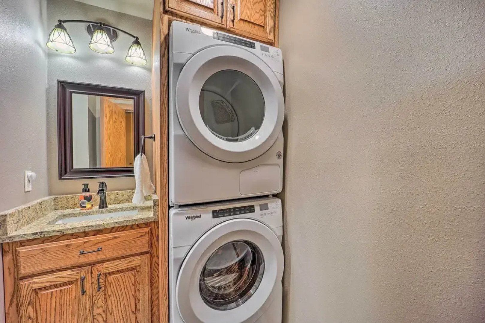 Golf Course & Lake Views: Cozy Afton Condo!