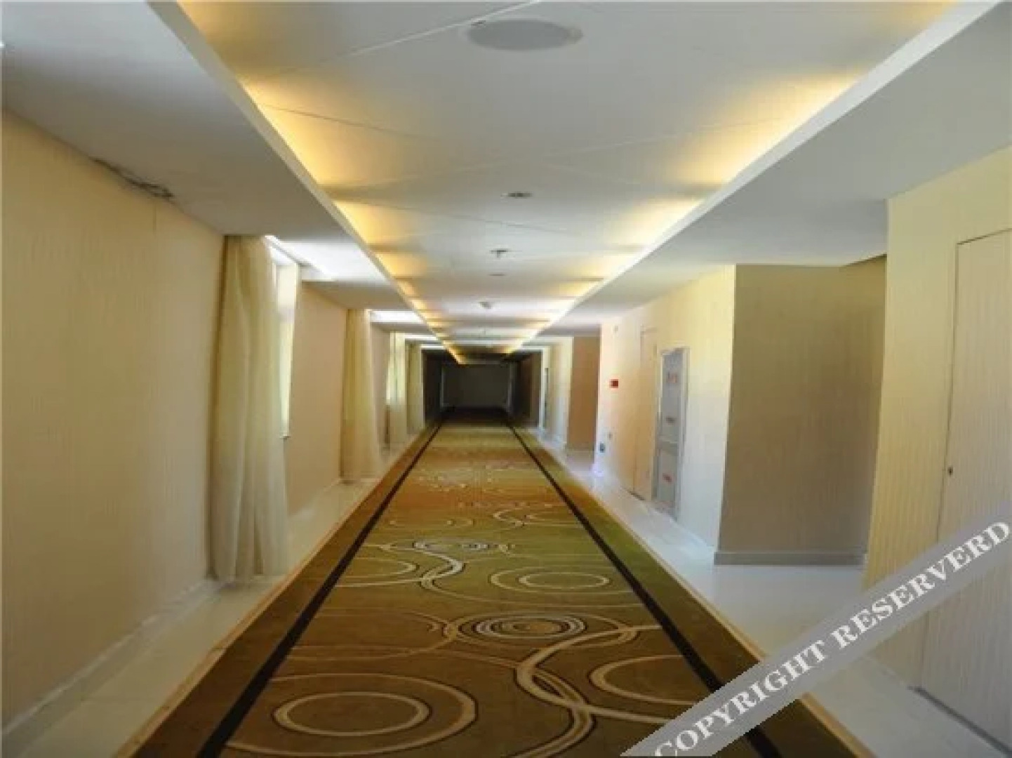 Wolong International Hotel