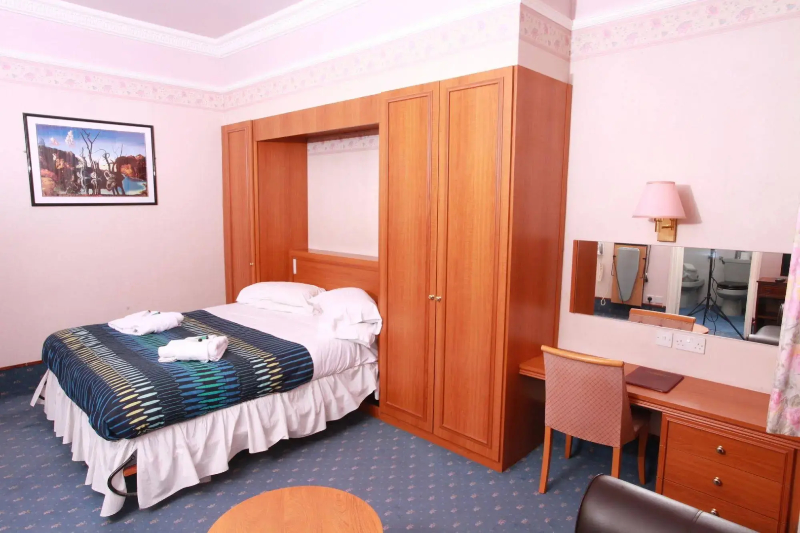 Russell Hotel
