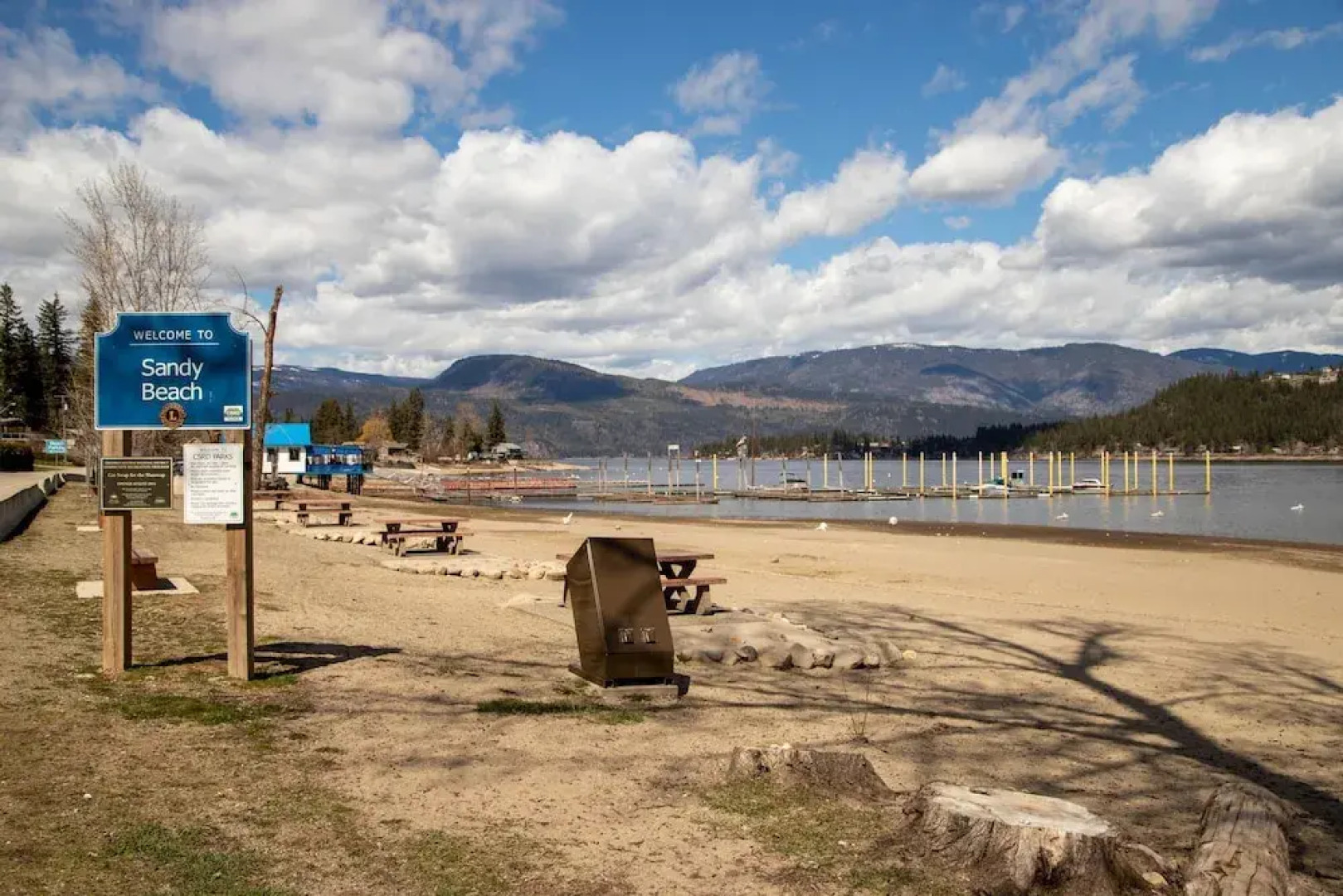 Semi-lakefront Luxury Blind Bay - Spring Specials! 2 Bedroom Cottage by RedAwning