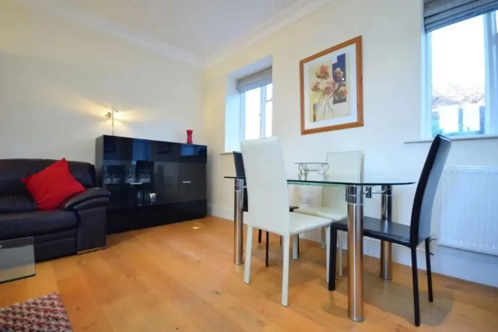 8 Angel Yard, Midhurst