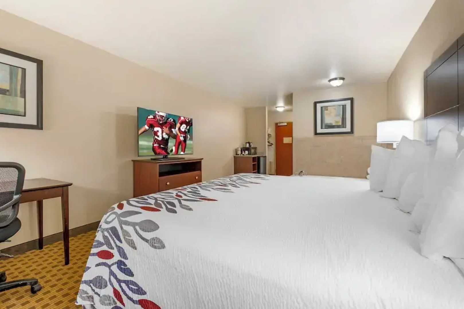 Red Roof Inn Charlestown