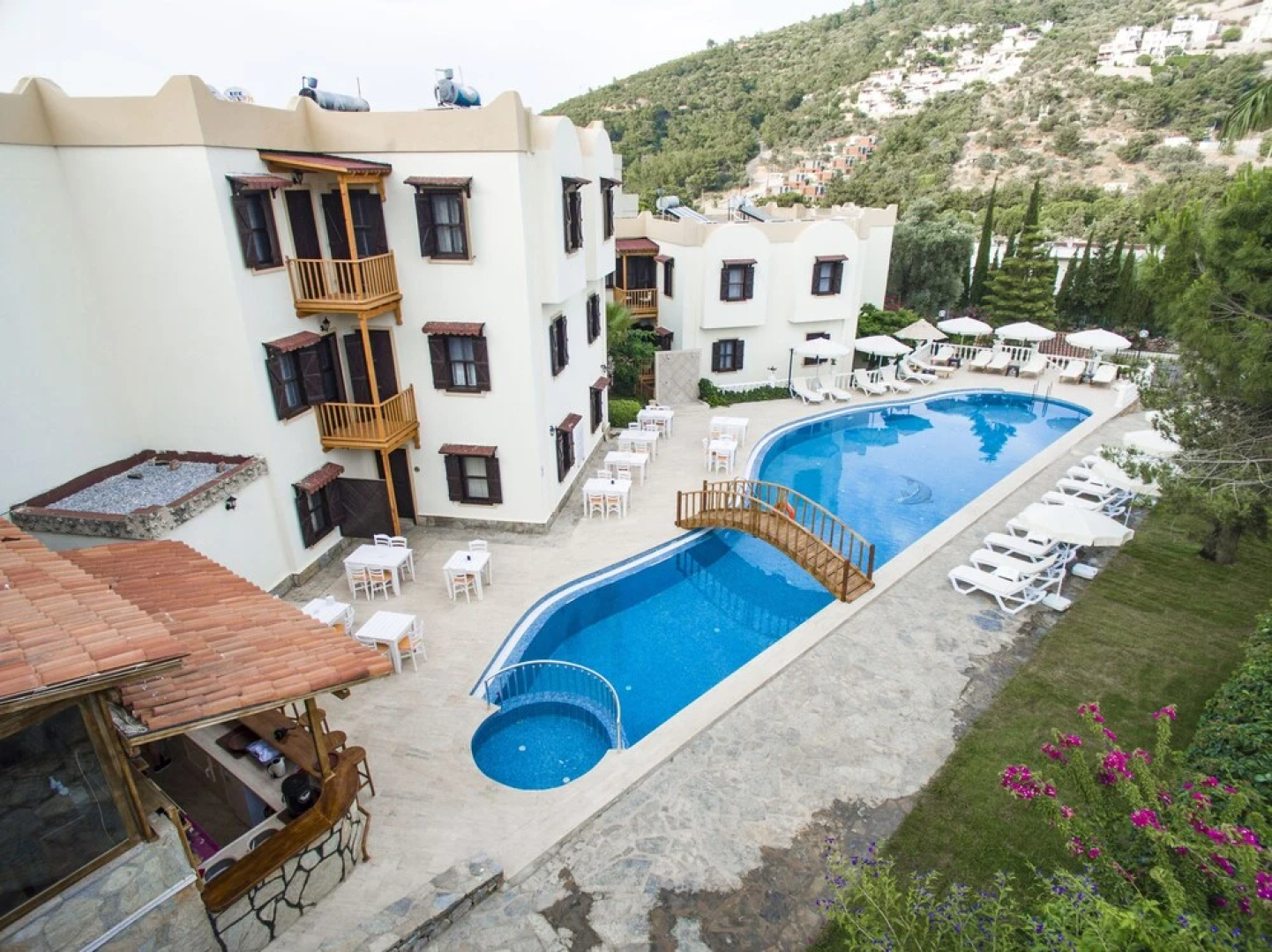 Mira Suites