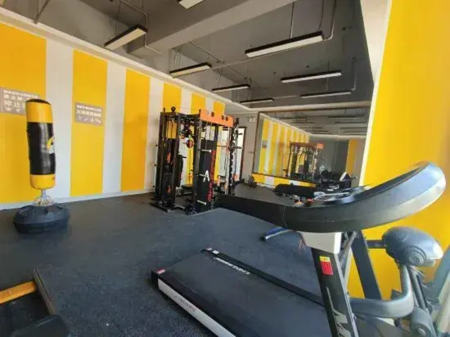 Vienna International Hotel ·Shaoguan Baiwang Square Waterside Pavillion