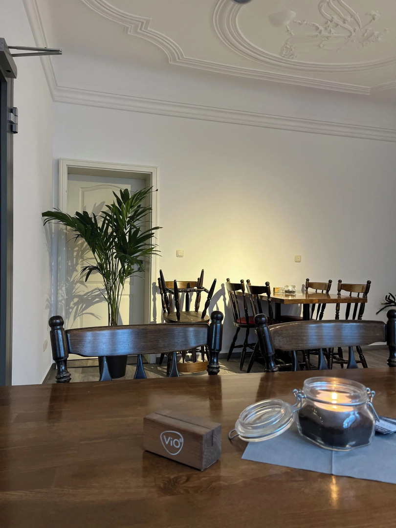 Passage 84 - Hotel & Café