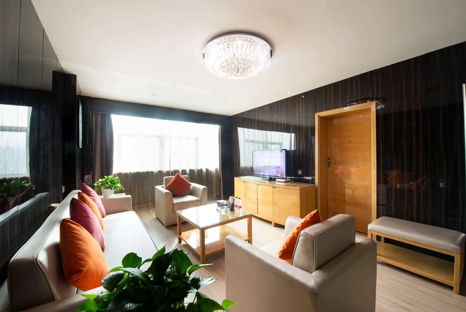 Ramada by Wyndham Encore Kaili West