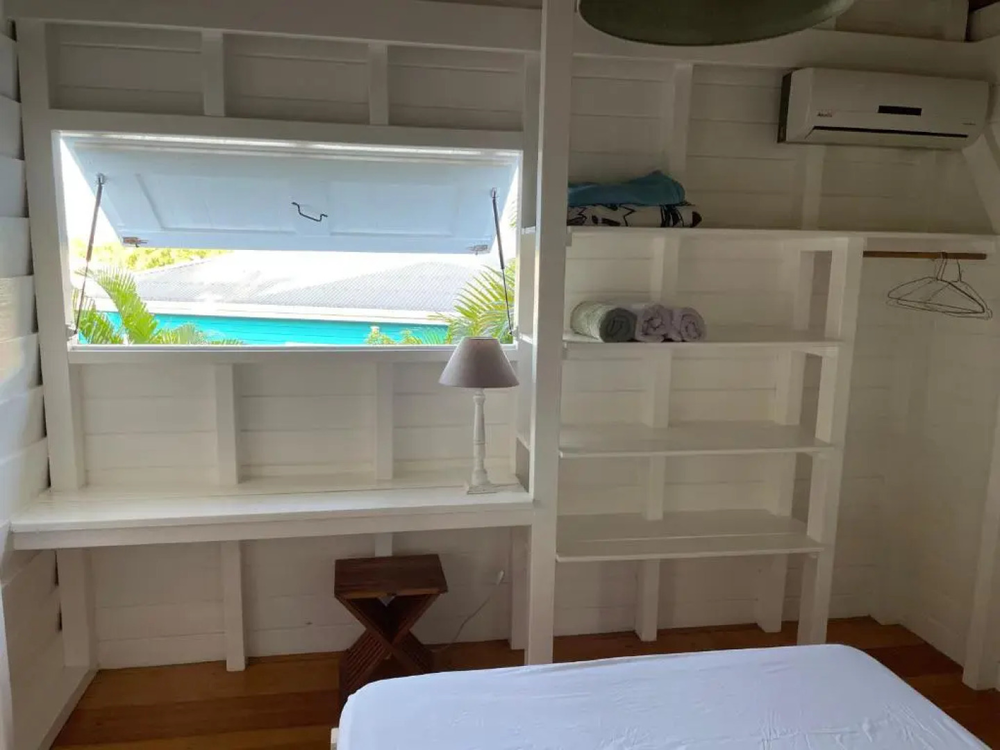 Charmant Bungalow Avec Petite Piscine Privee